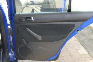 1x VW Golf 4 1J Limousine Türverkleidung Verkleidung Tür hinten rechts schwarz - Bild 1