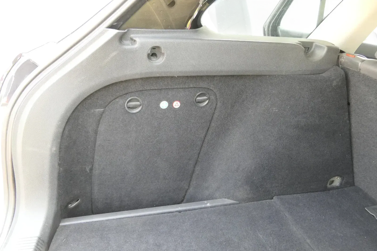VW Golf Kombi 5 + 6 AJ Abdeckung Verkleidung Kofferraum hinten links - Bild 1