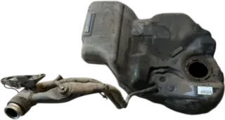 VW Passat 3C B7 Tank Dieseltank Kraftstofftank Kraftstoffbehälter Behälter Diese - Bild 1