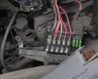 VW Bora Golf 4 Sicherungskasten Sicherungsdose Abdeckung Batterie 5-Fach - Bild 3