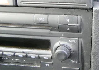 Audi A4 8E Radio Audi CD + Kasette Original symphony 2 8E0057195M m. Code - Bild 2