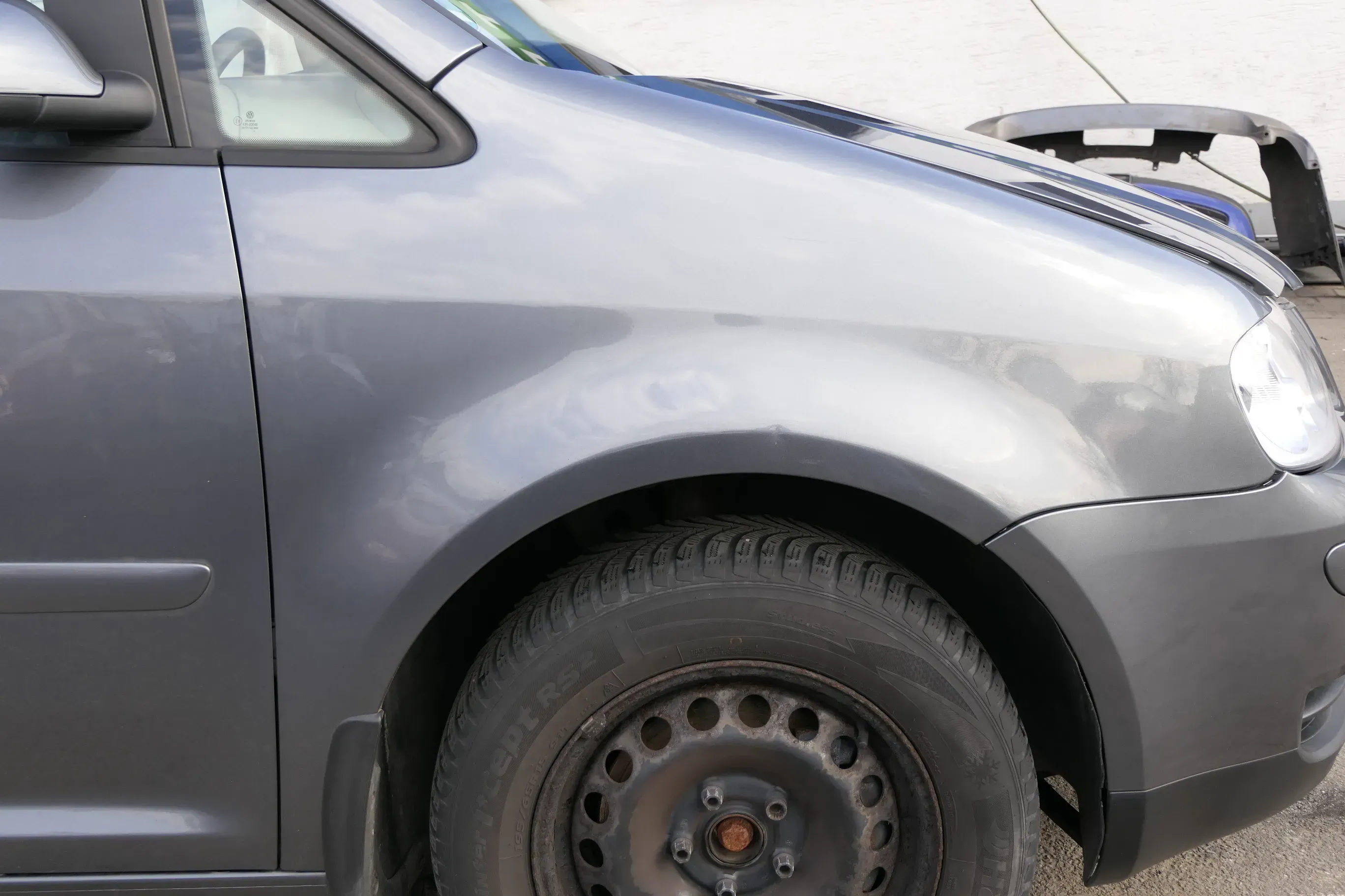 VW Touran 1T Kotflügel vorne rechts grau LD7X 1T0821022A ca.Bj. 2003-2006 platin - Bild 1