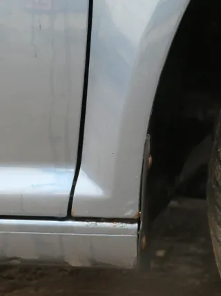 VW Golf 4 Kotflügel vorne rechts blau LD5X - Delle - Bild 6