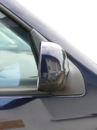 VW Golf 4 Bora manueller Spiegel vorne rechts Außenspiegel blau LC5H - Bild 3
