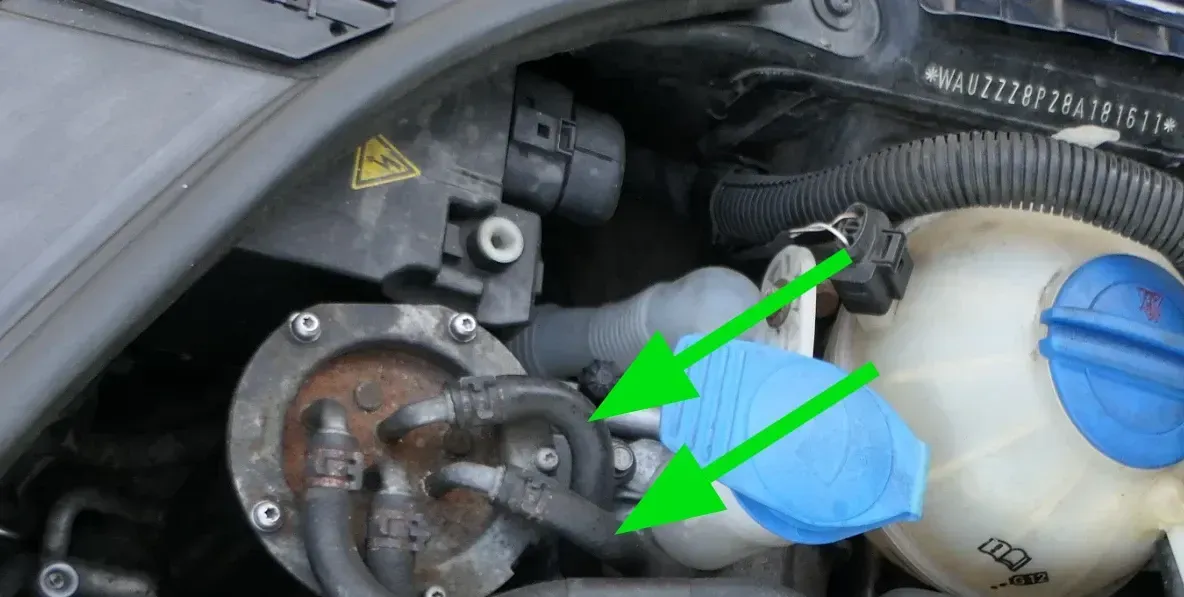 Golf 6 A3 8P 2,0 TDI Leitung Leitungen Kraftstoffleitung Rohre Rohr 1K0130295M - Bild 1