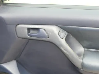 Golf 4 3 1E Cabrio 1E Türverkleidung Verkleidung Tür vorne rechts LEDER blau - Bild 3