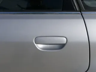Audi A4 B5 Tür nur Türblatt hinten links silber LY7W - Facelift - Bild 3