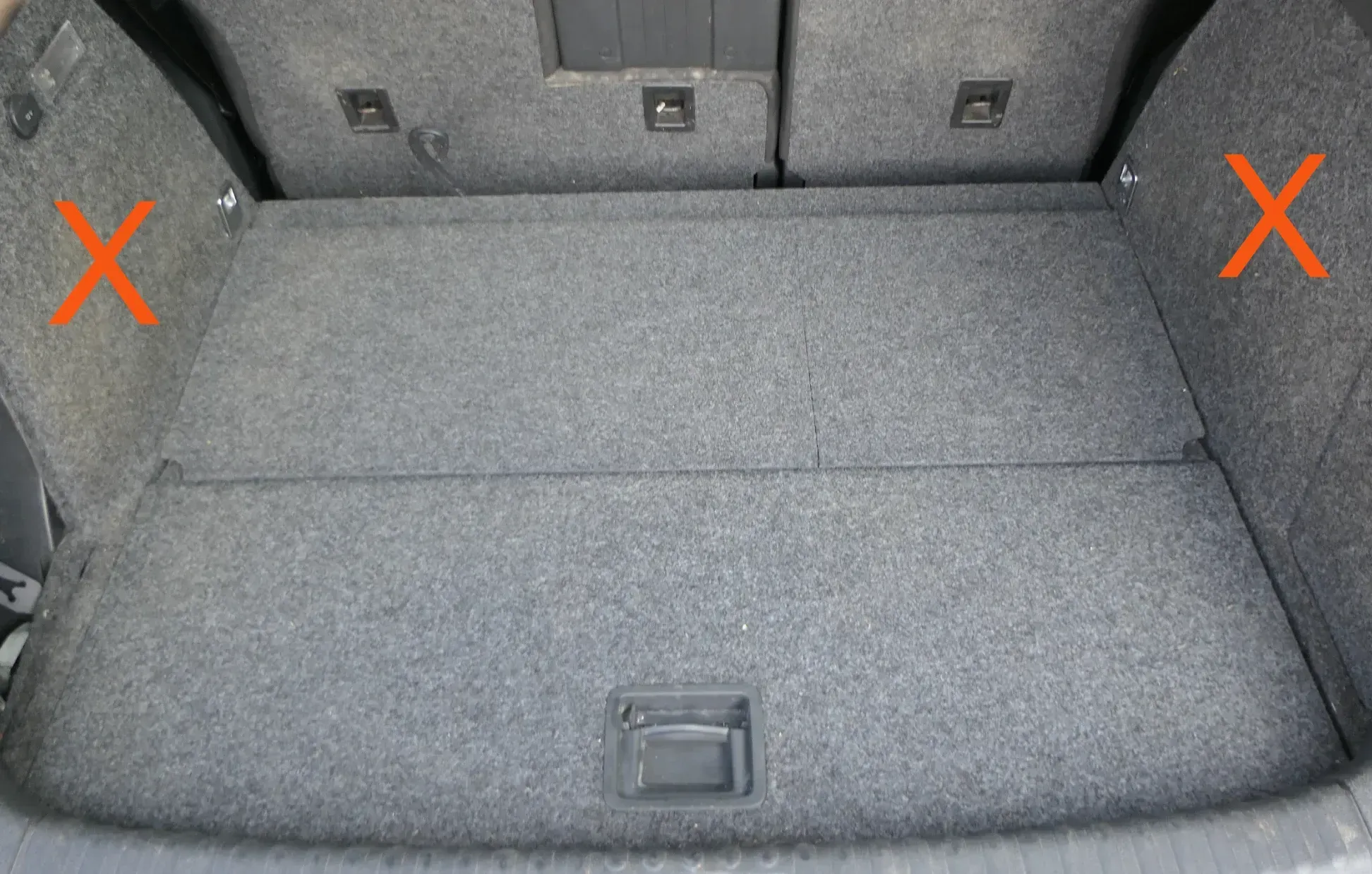 VW Tiguan 5N Ladeboden Verkleidung Abdeckung Kofferraum Teppich Boden - Bild 1
