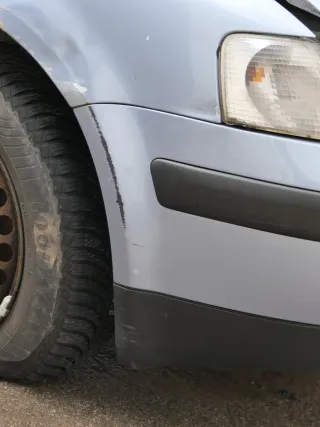 VW Passat 3B Stoßstange vorne Frontstoßstange Stoßfänger vorne blau LL5Y + Grill - Bild 4