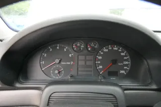 Audi A4 B5 Tacho Tachometer Kombiinstrument 294.000km 8D0919034B Benziner 1,8ADR - Bild 1