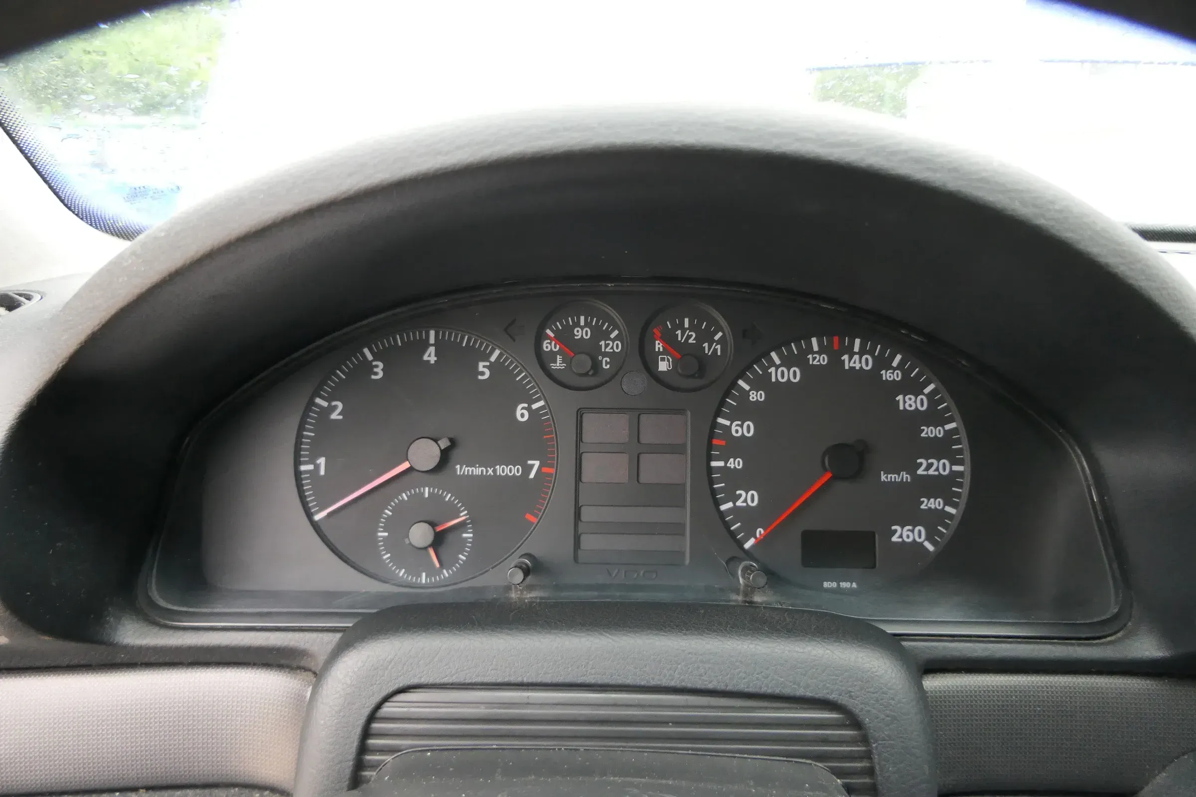 Audi A4 B5 Tacho Tachometer Kombiinstrument 294.000km 8D0919034B Benziner 1,8ADR - Bild 1