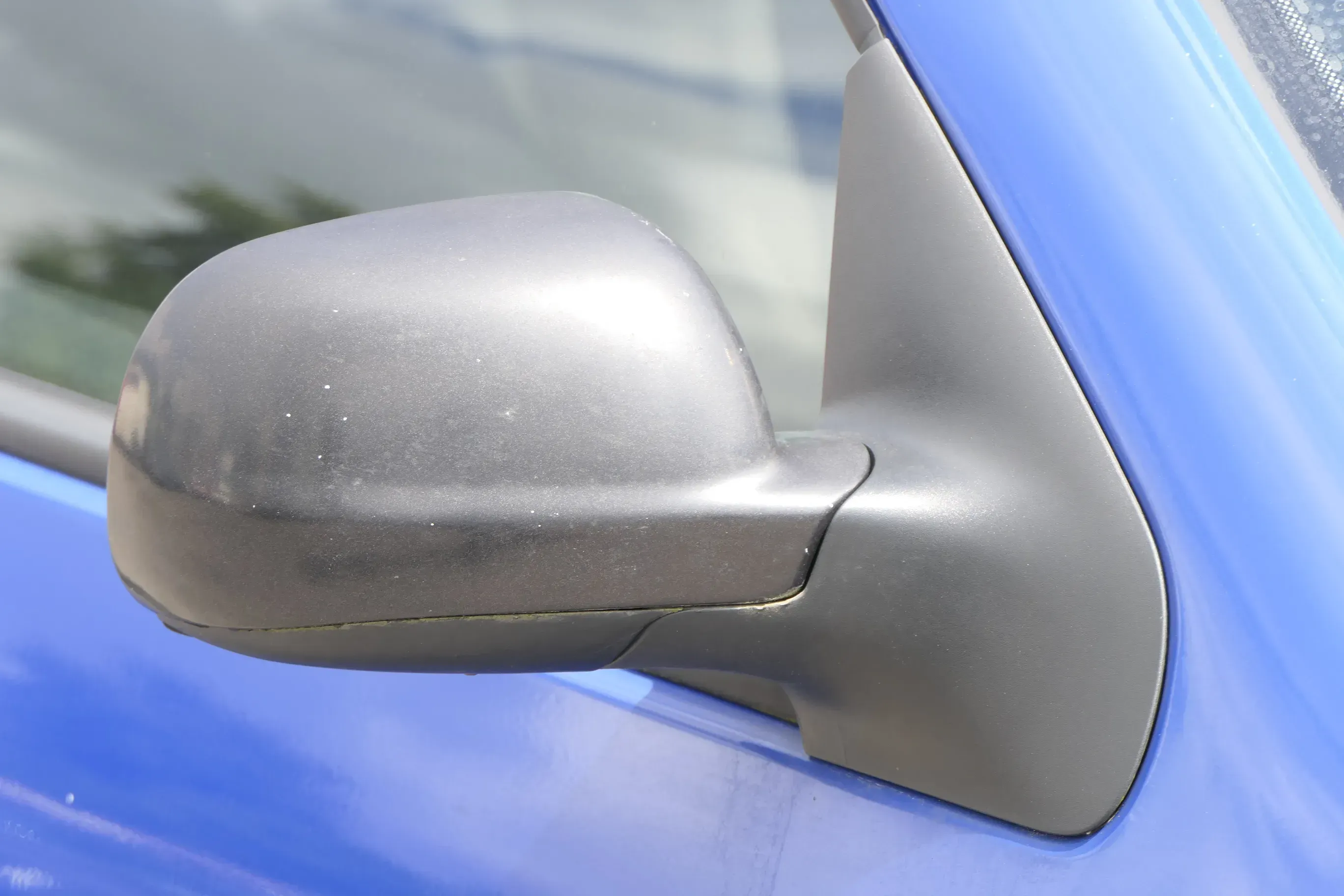 VW Golf 4 Bora manueller Spiegel vorne rechts Außenspiegel schwarz - Bild 1