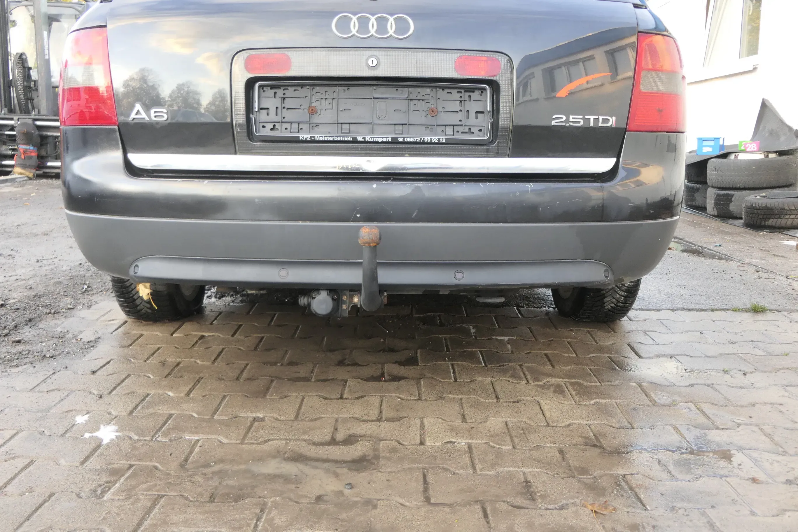 Audi A6 4B Kombi Avant Stoßstange hinten Heckstoßstange schwarz LZ9W - PDC - Bild 1