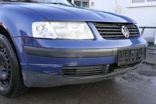 VW Passat 3B Stoßstange vorne Frontstoßstange Stoßfänger blau LR5V Grill - Bild 4