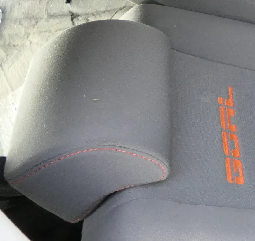 VW Golf 5M Plus Kopfstützen Kopfstütze hinten rechts links GOAL orang Nähte - Bild 1
