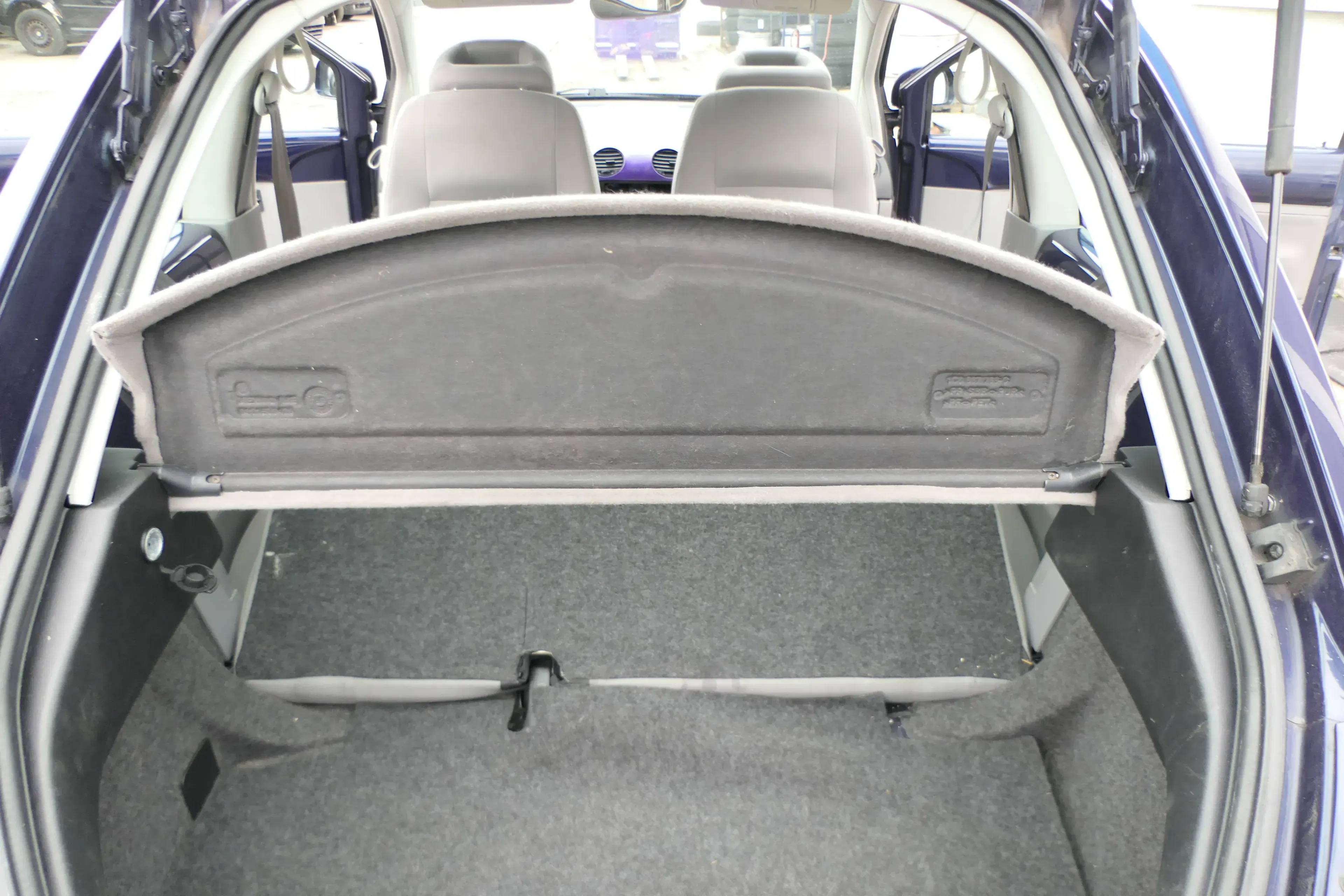 VW New Beetle Hutablage Abdeckung Kofferraum hinten grau - Bild 1