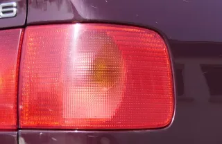 Audi A6 4A Limousine Rücklicht hinten rechts außen Heckleuchte 4A5945218B - Bild 1