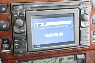 Skoda Superb 3U Navi Navigationssystem MFD Doppel Din 1U0035191B mitCode - Bild 1