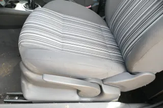 VW Fox Sitz Fahrersitz vorne links OHNEAirbag höhenverstellbar - Bild 5
