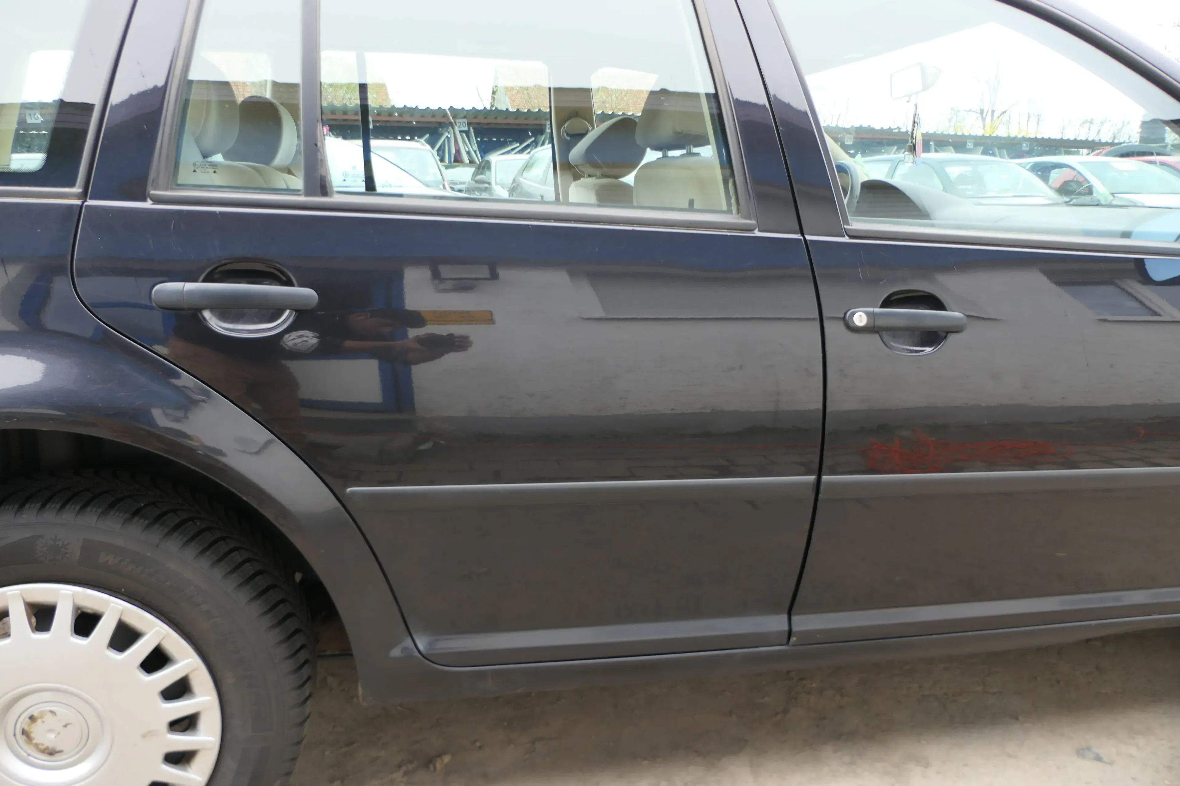 VW Golf 4 Bora Tür hinten rechts nur Kombi / Variant schwarz LC9Z -ohne Anbautei - Bild 1
