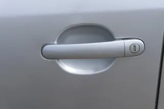Fabia 5J Kombi + Limo Tür vorne links Fahrertür - silber LA7W -ohne Anbauteile - Bild 2