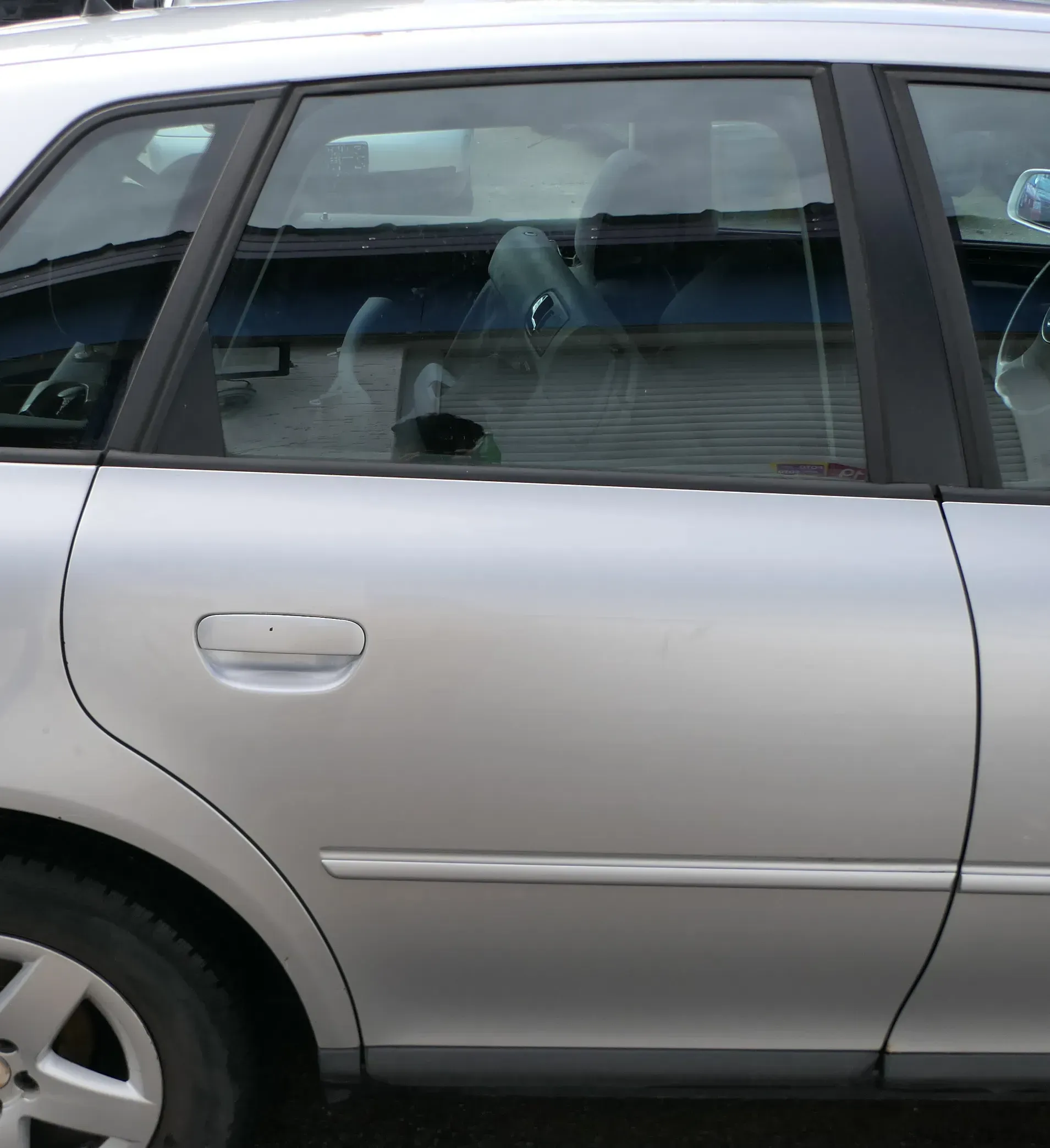 Audi A3 8L Tür Türblatt hinten rechts 4/5-Türer - silber LY7W + Rahmen - Bild 1