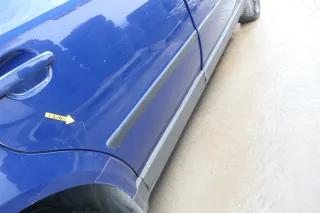VW Passat 3B 3BG 3B6 Kombi Avant Tür hinten rechts mit Scheibe blau LA5E - Bild 4