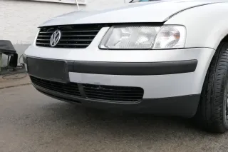 VW Passat 3B Stoßstange vorne Frontstoßstange Stoßfänger silber LB7Z grau Grill - Bild 3