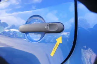 VW Touran 1T 1T3 Tür hinten links blau LA5X und Scheibe ohne Anbauteile - Bild 3