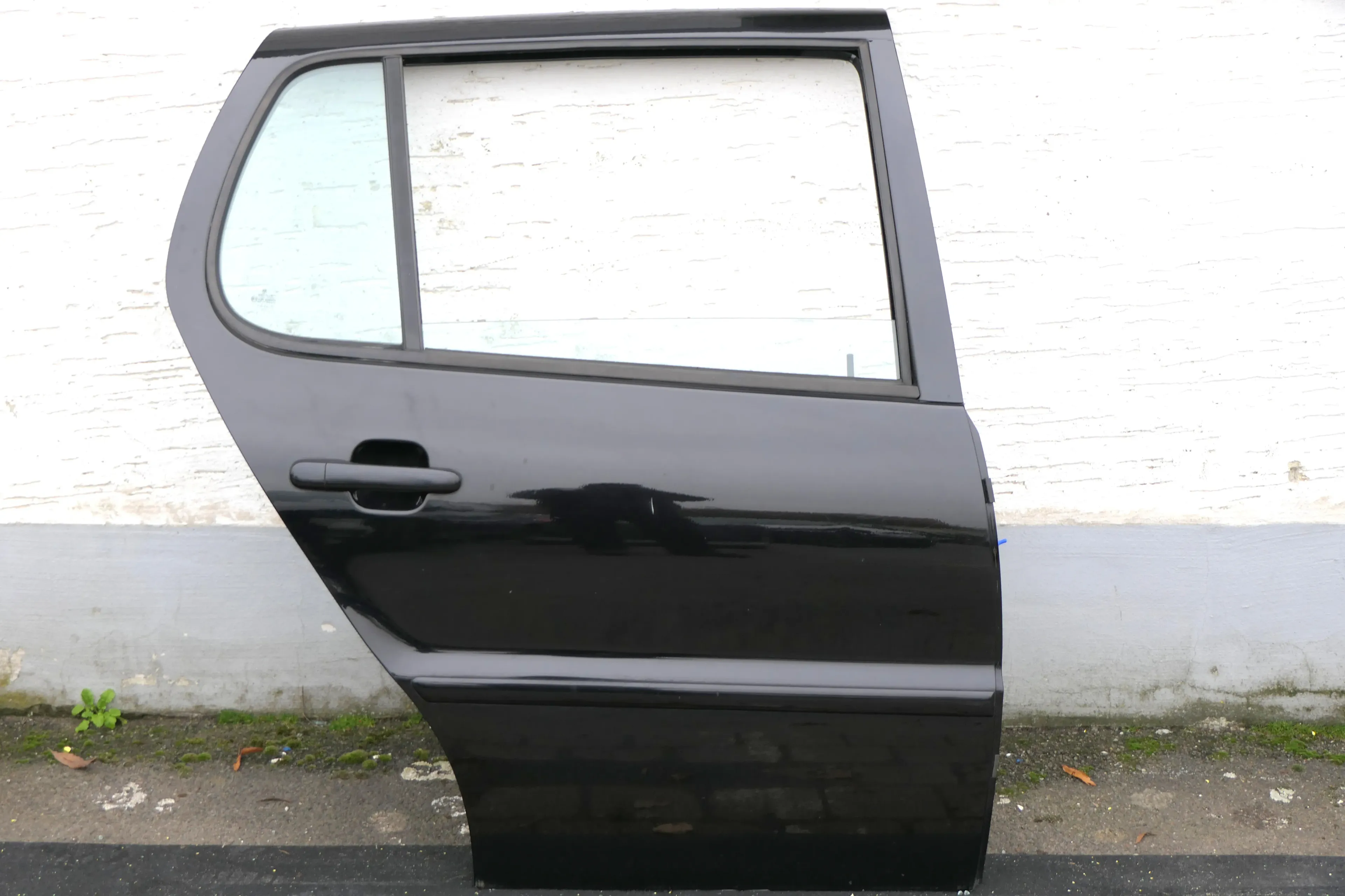 VW Polo 6N 6N2 Tür hinten rechts schwarz LC9Z 4-Türer lackierte Leiste - Bild 1