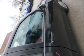 VW Polo Variant Kombi 6Kv oder Caddy 9Kv Tür vorne rechts schwarz LA9Y ohneAnbau - Bild 2