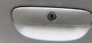 VW Polo 9N 9N3 Griff Heckkklappe Heckklappengriff silber LA7W - Bild 1