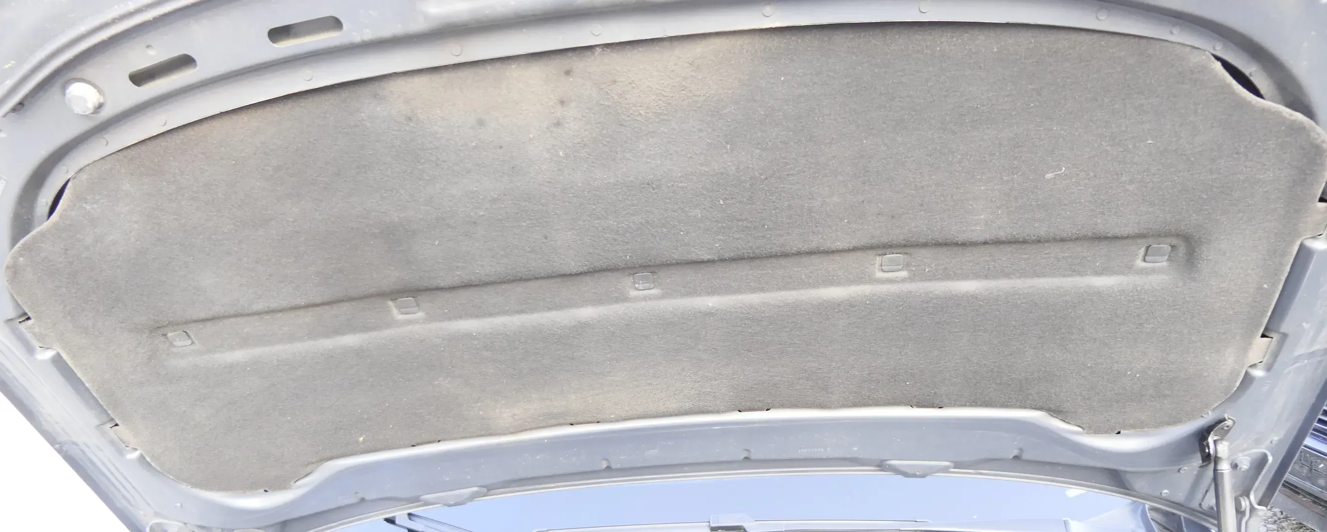 VW Touran 1T Dämpfung Motorhaube Dämmung Motorhaubendämmung Dämmmatte ab ca.2007 - Bild 1
