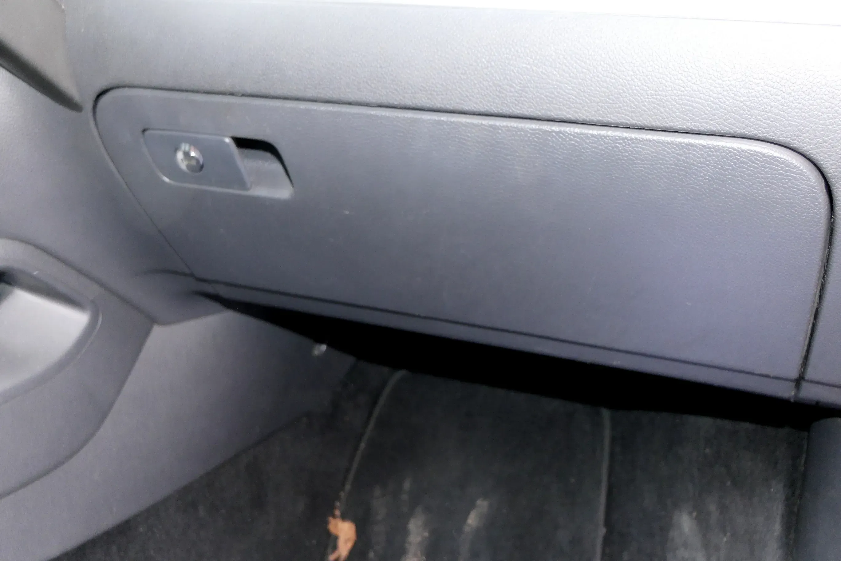 VW Golf 5 Variant Deckel Klappe für Handschuhfach Handschuhfachdeckel anthrazit - Bild 1