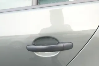 VW Golf 5 V 1K Tür Türrahmen hinten links 4/5-Türer grau LA6Q mit der Scheibe - Bild 2