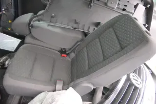 VW Touran Sitz hinten mitte titanschwarz/anthrazit (hinter Fahrersitz) Rücksitz - Bild 1