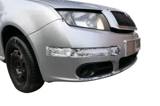 Fabia 6Y Stoßstange Stoßfänger vorne grau silber LF7T Facelift-Gitter NSW-MÄNGEL - Bild 2