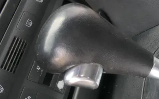 Audi A6 4B Griff Knopf Automatik Schaltknauf Schalthebel Leder schwarz - Bild 1