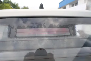 VW Polo 6N Heckklappe Klappe hinten Kofferraumklappe mit Scheibe silber LB7Z - Bild 4