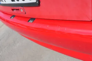 VW Polo 6N Stoßstange hinten 2-geteilte Heckstoßstange rot LP3G Stoßfänger - Bild 4