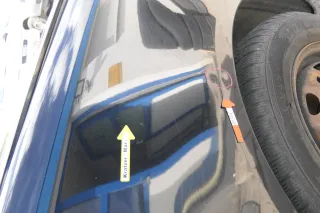 VW Polo 9N Kotflügel vorne rechts schwarz L041 bis ca.Bj.2004 - Bild 4