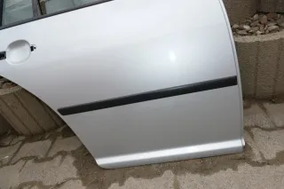 VW Golf 4 Bora Tür hinten rechts nur Kombi / Variant silber LA7W - Bild 2