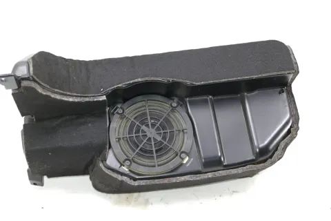 Audi A6 4B Avant Kombi Subwoofer 4B9035382A Lautsprecher Bassbox Bose
