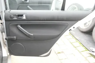 1x VW Golf 4 1J Limousine Türverkleidung Verkleidung Tür hinten rechts schwarz - Bild 1
