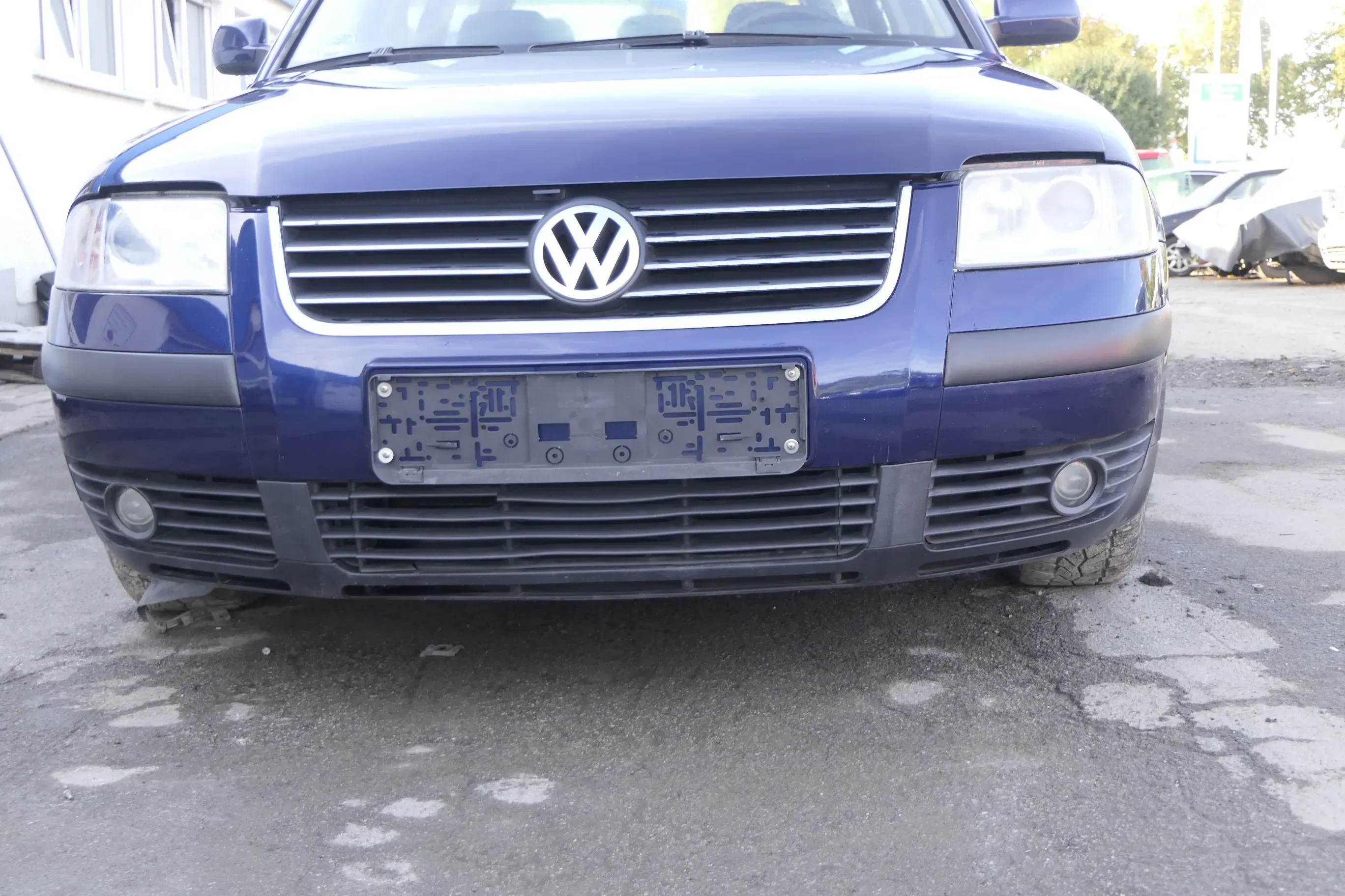 VW Passat 3BG Stoßstange vorne Frontstoßstange Stoßfänger blau LB5N - Bild 1