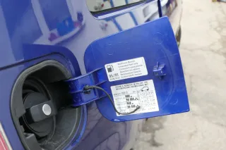 VW Lupo Seat Arosa Tankdeckel Deckel Tank Tankverschluß blau LS5N - Bild 2