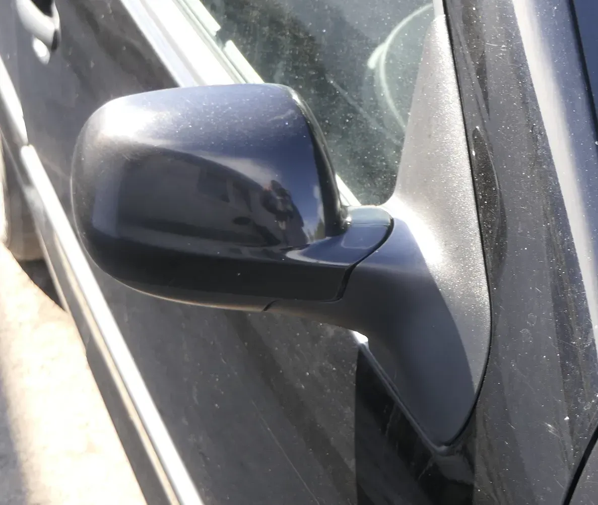 VW Golf 4 Bora manueller Spiegel vorne rechts Außenspiegel schwarz L041 - Bild 1