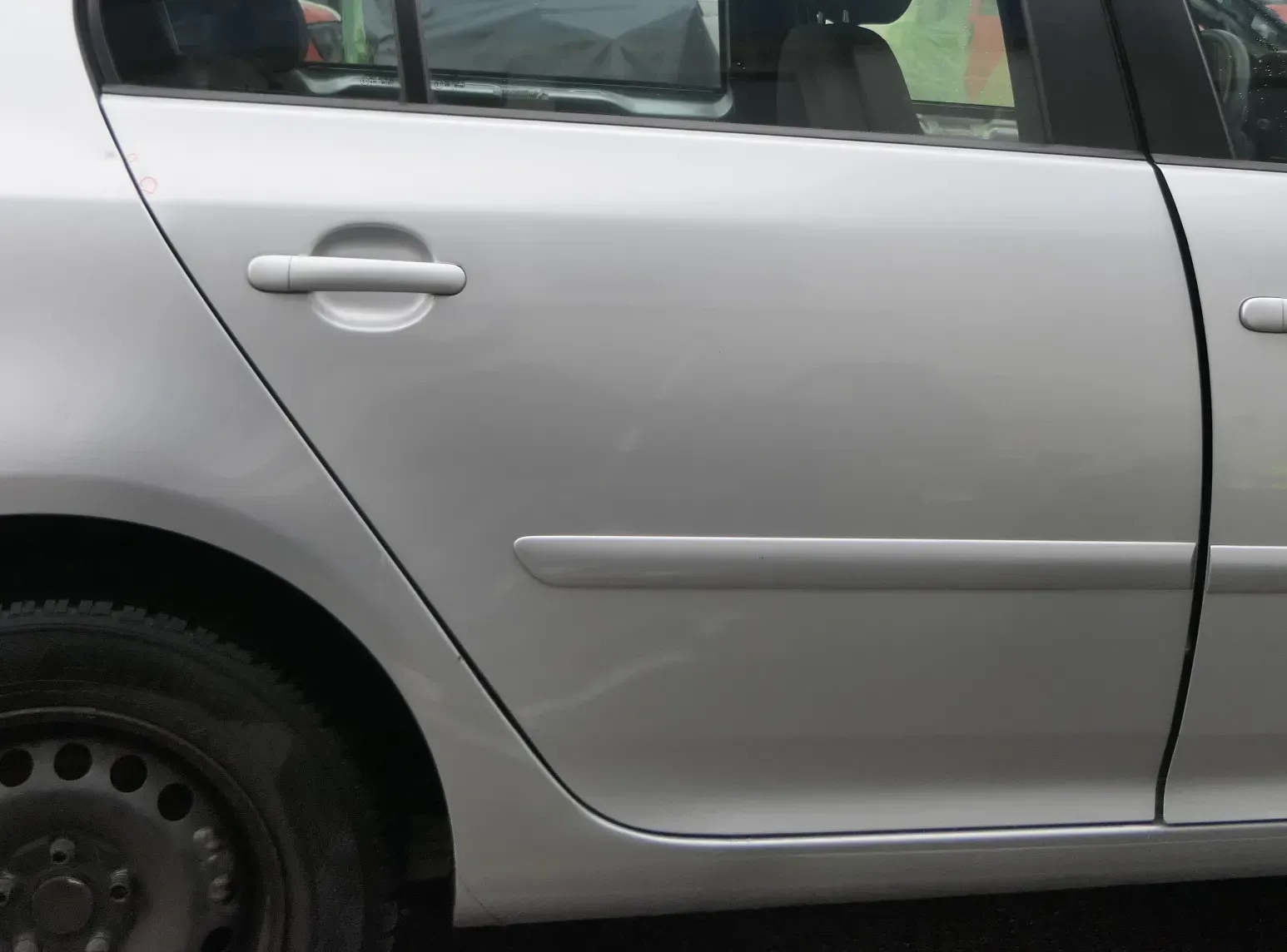 VW Golf 5 V 1K Tür nur Türblatt hinten rechts 4/5-Türer grau silber LA7W reflexs - Bild 1