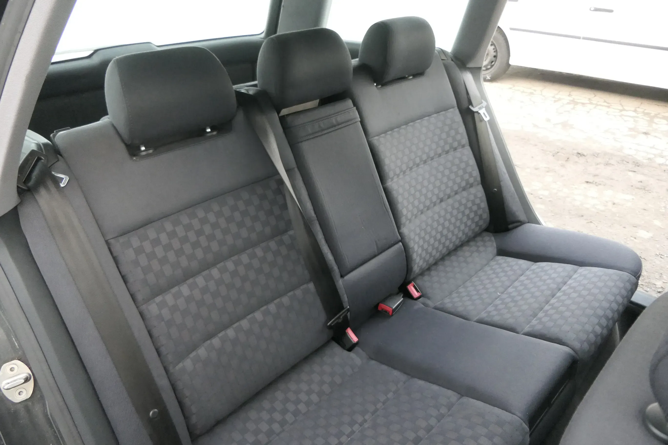 Audi A6 4B Avant Kombi Rückbank Rücksitzbank Sitz Rücksitz 3 Punkt ohneKopfstütz - Bild 1
