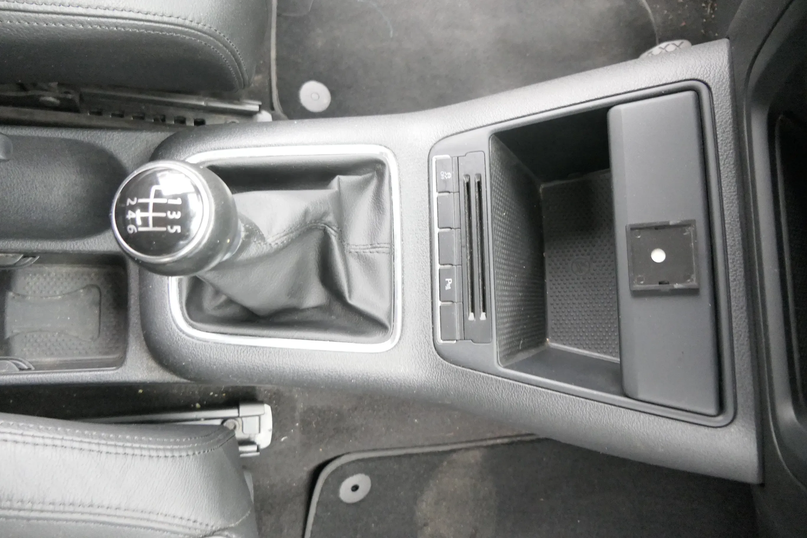 VW Golf Plus 5M Schaltknauf Schaltsack Schaltung Schaltknüppel 6-Gang Leder - Bild 1
